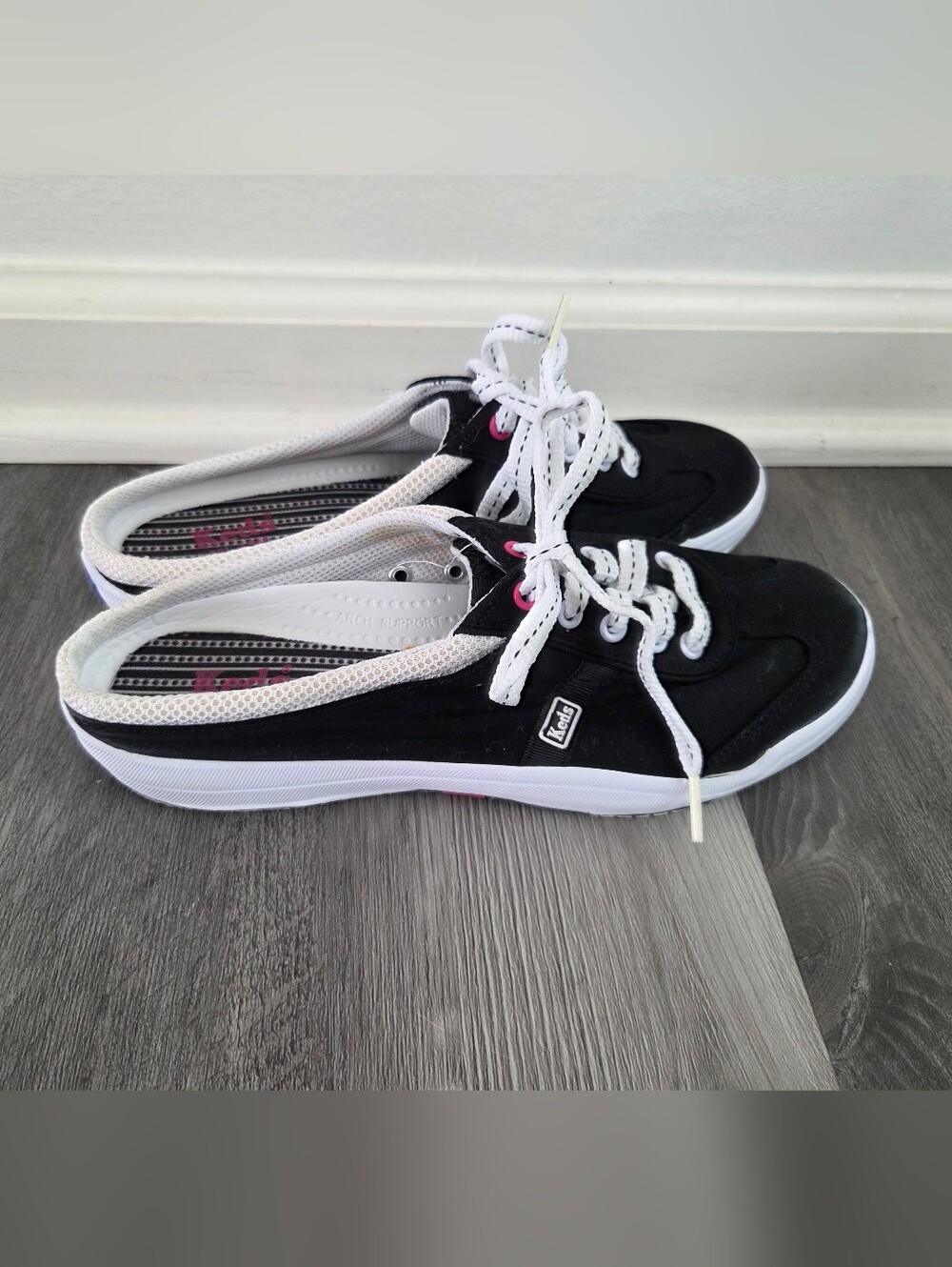 KEDS Black and White Slip-On Tennis Shoes Women's sz. 8